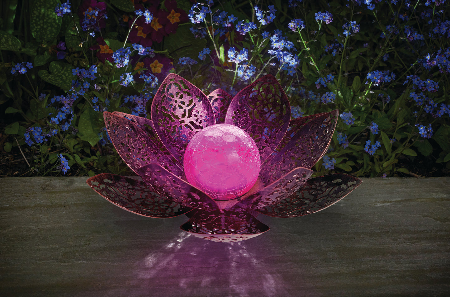Damasque Solar Lotus Flower Colour Changing Solar LED Crackle Ball
